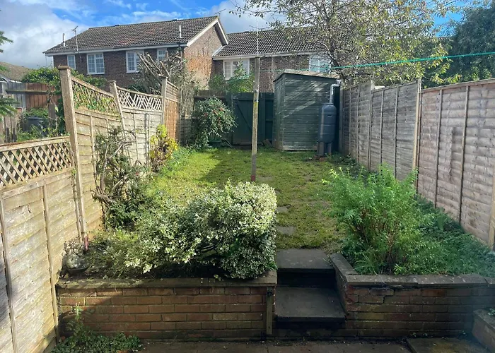 Charming 2-Bedroom House Near Bourton Park In Buckingham