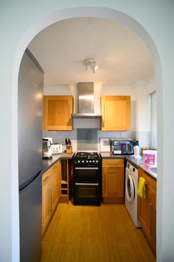 Holiday home Charming 2-bedroom House Near Bourton Park In *