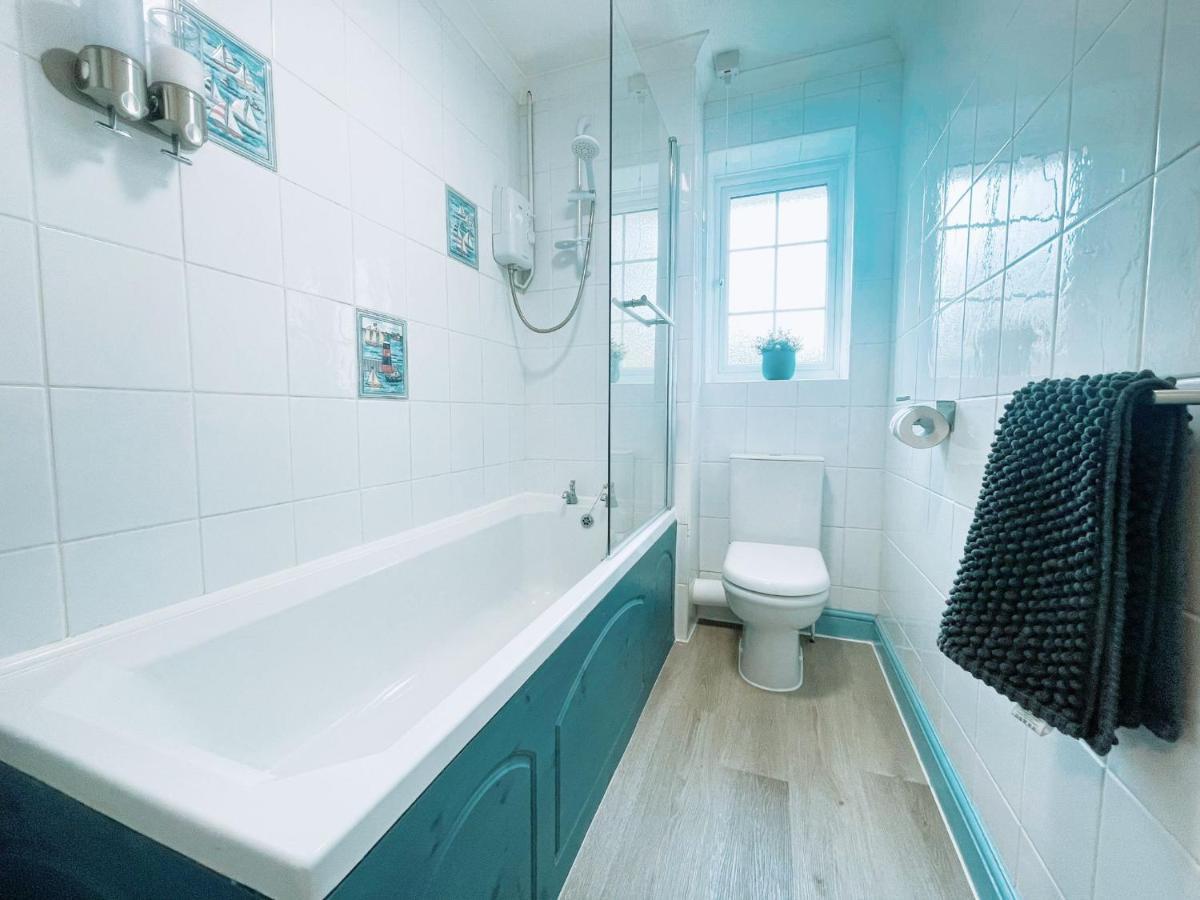 Charming 2-bedroom House Near Bourton Park In * Buckingham